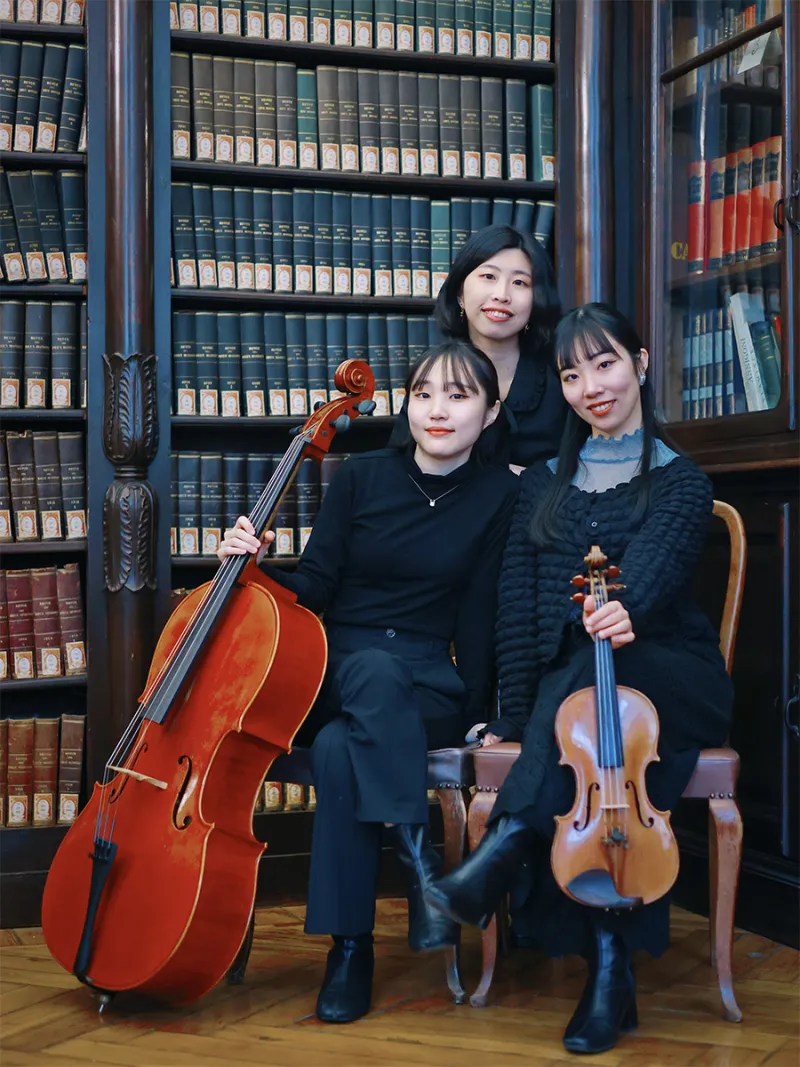 Trio Jasmine